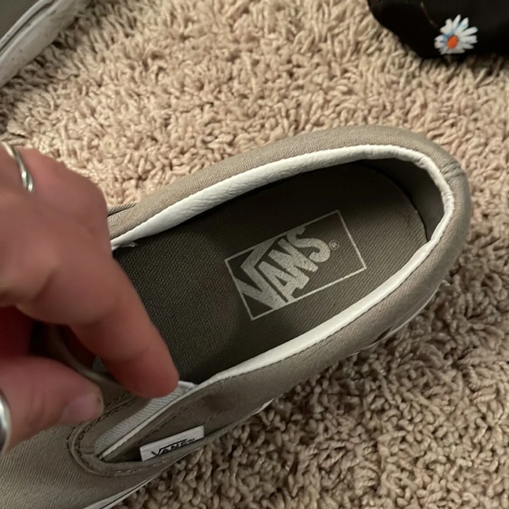 Vans - Picture 3 of 4